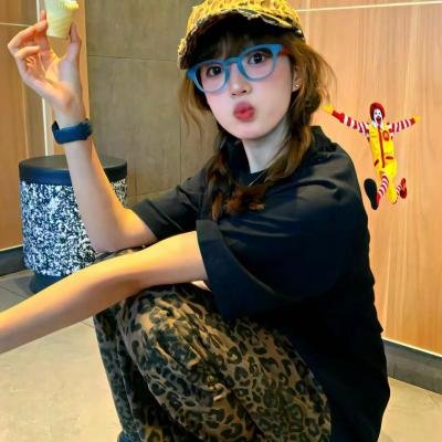 海棠不是鬓边红