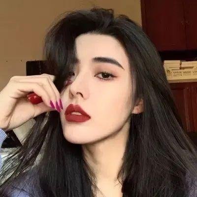 阿曼达·班内特: 我们需要一个关于死亡的英雄叙事